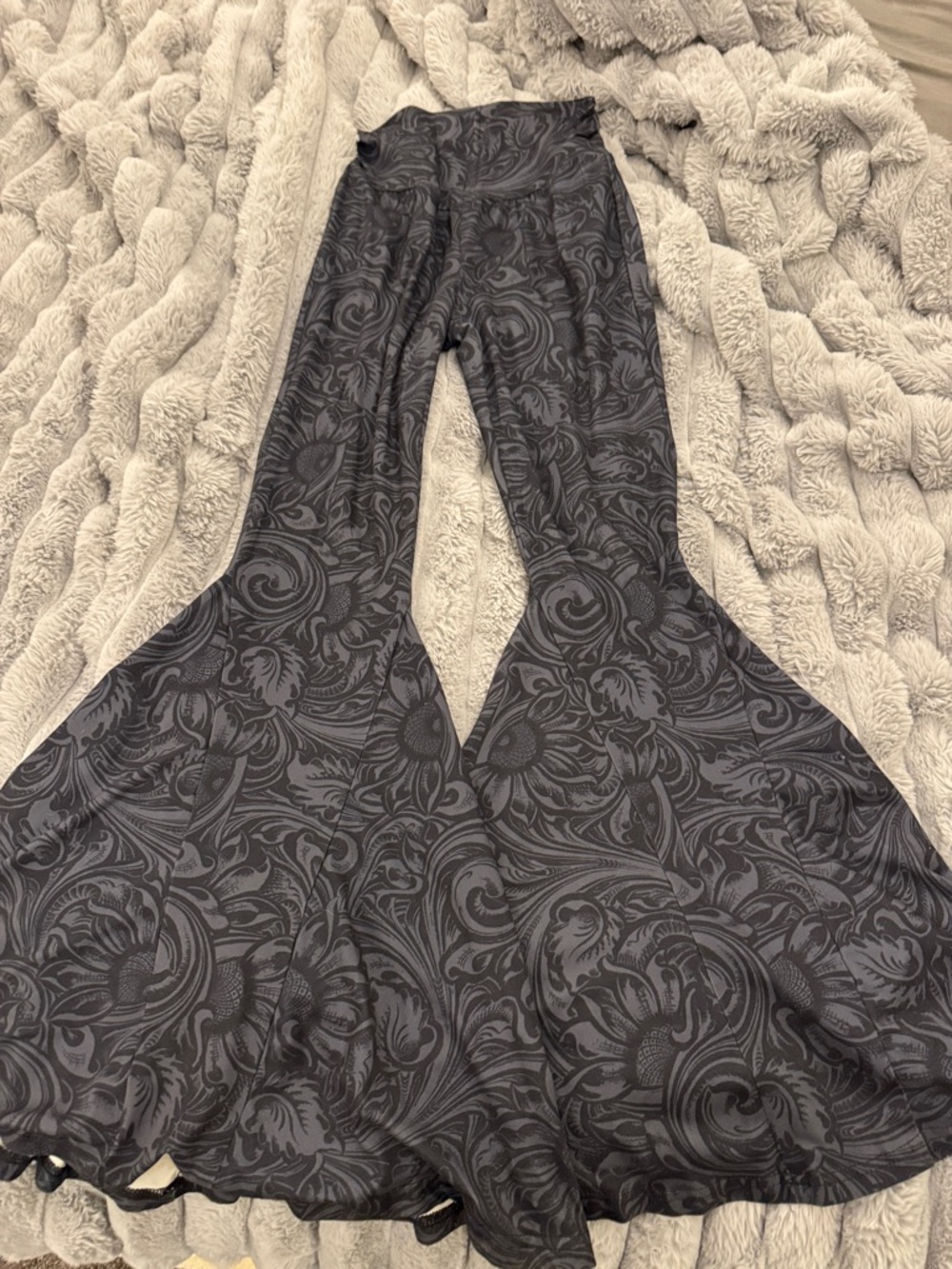 Sterling kreek Black Floral Swirl Bell Bottom Yoga Pants